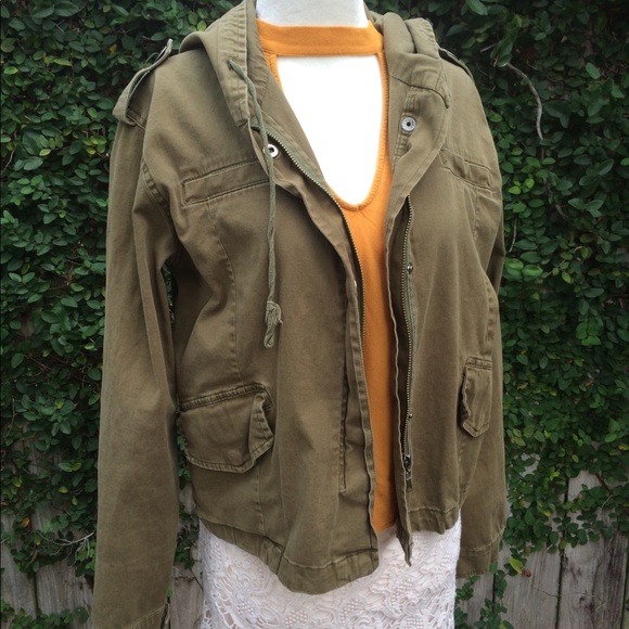 Brandy Melville Jackets & Blazers - Brandy Melville army jacket